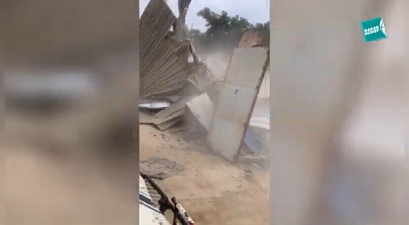 Démolition des locaux de l&rsquo;entreprise automobile Go Service : les employés jette dans la rue