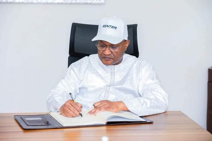 Contribution du Ministre Abdou Ndene Sall lors de la manifestation des jeunes du Département de Tivaouane pour la victoire du Candidat Amadou BA .