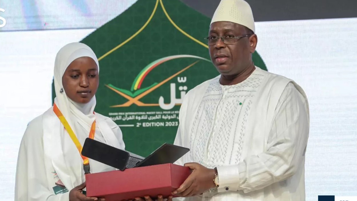 La Sénégalaise Ndeye Bousso Diattara lauréate du  »Grand prix international Macky Sall pour le récital du saint Coran’’