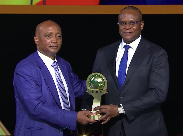 Caf Awards 2023 : Le Chef de l&rsquo;Etat remercie la CAF et félicite Lamine Camara