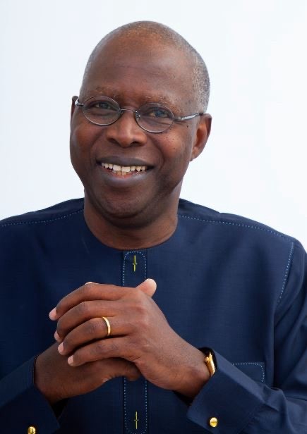 « ÉPAULE CONTRE ÉPAULE AVEC BOUN DIONNE » Par Abdoul Aziz Diop)