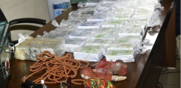 3 milliards F CFA en faux billets saisis : Un imam, un chef religieux d’une célèbre confrérie et son chambellan arrêtés par la police de Diamaguène Sicap-Mbao