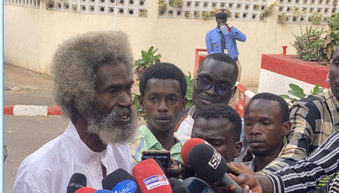 Me Clédor Ciré Ly vient de déposer le recours du candidat Ousmane Sonko au Conseil Constitutionnel