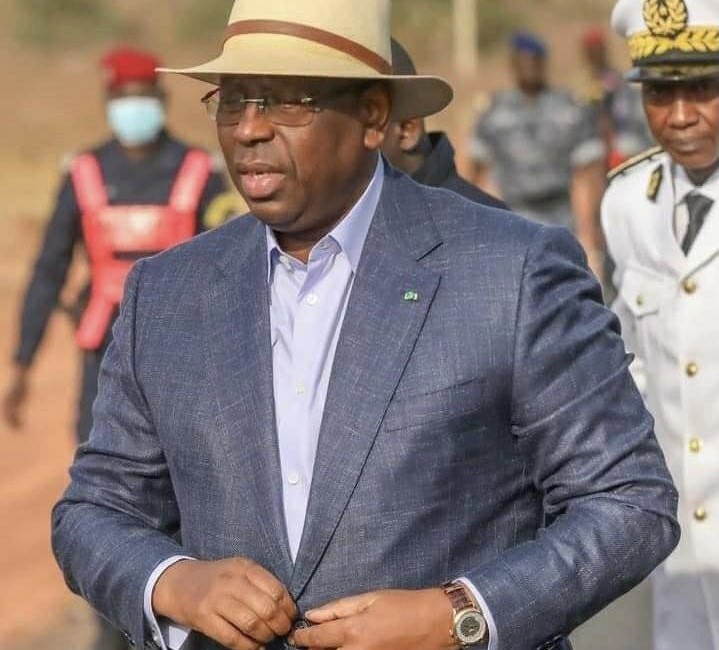 POUR UNE RÉPUBLIQUE RESTAURÉE