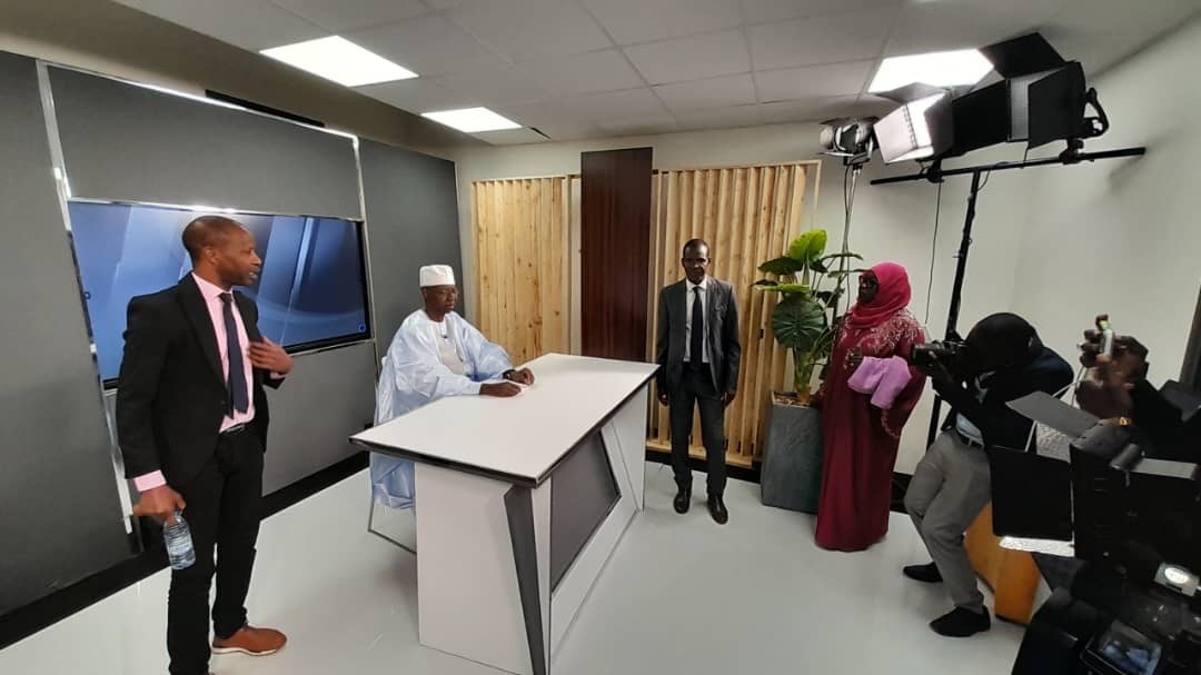 Clichés : Le Président Mahammad Boun Abdallah Dionne à la RTS pour son enregistrement !