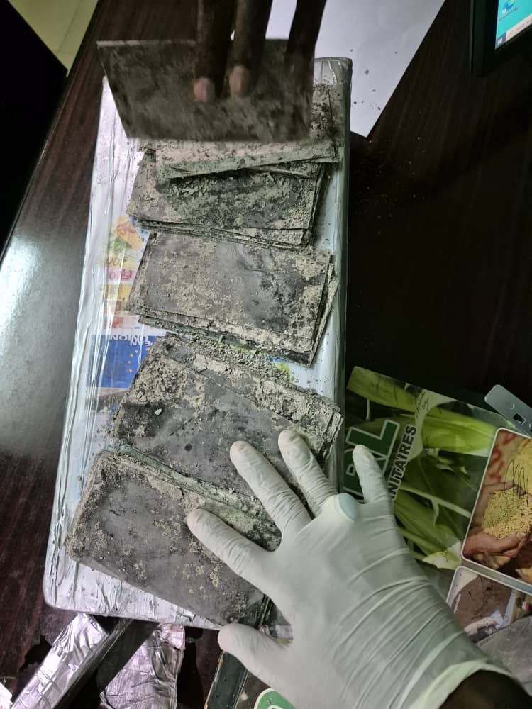 Nouvelles saisies de billets noirs entre Thiès, Ziguinchor et Kolda pour une contrevaleur totale de plus de sept (07) milliards de francs CFA  (Douanes)