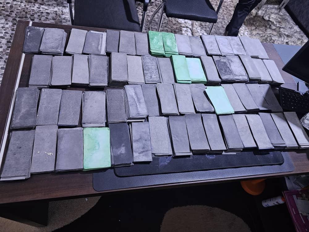 IMPORTANTE SAISIE DE BILLETS NOIRS d’une contrevaleur de trois milliards PAR LA BRIGADE COMMERCIALE DES DOUANES DE SÉNOBA (KOLDA)