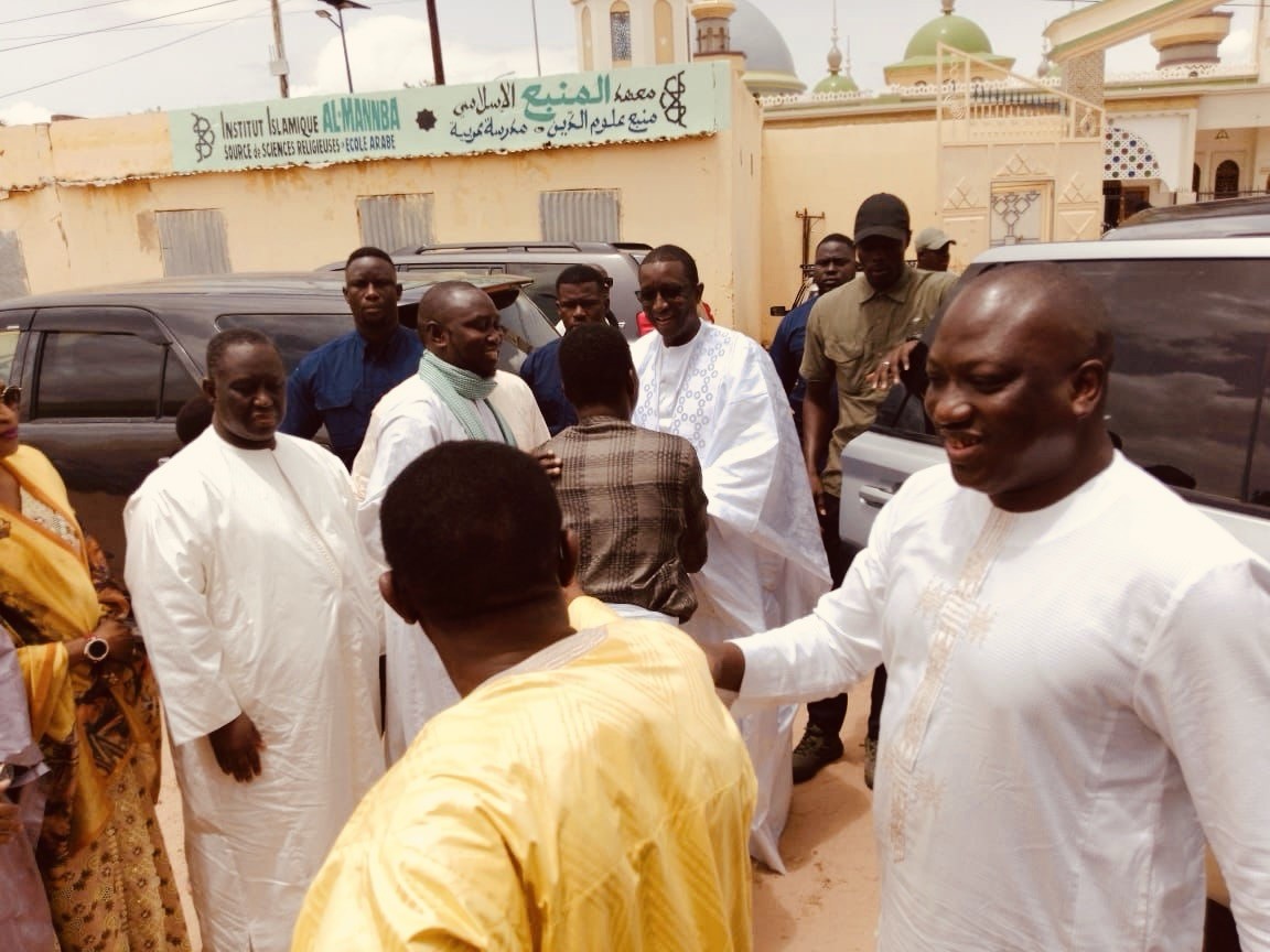 Amadou Ba accorde un « délai de grâce » au nouveau gouvernement lors de sa visite chez le Khalife des Mourides