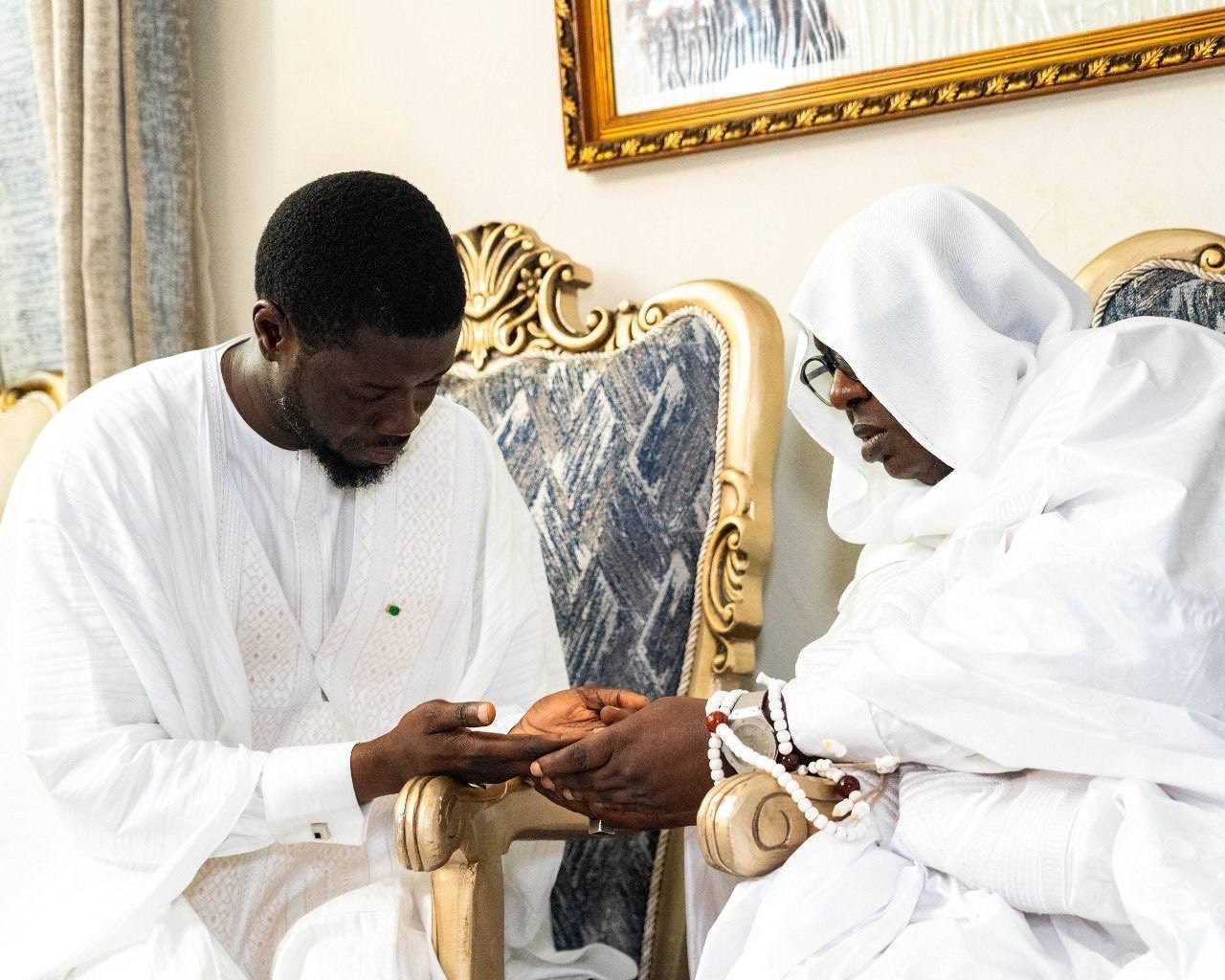 Yoff Layene : Bassirou Diomaye Faye en visite chez Serigne Mouhamadou Makhtar Laye, Khalife général des Layennes