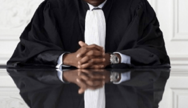 Pression fiscale au Sénégal : le pouvoir cible les avocats liés à l&rsquo;ancien régime