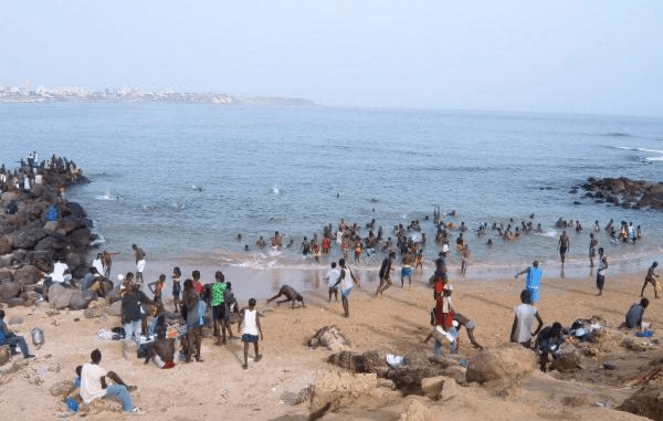 Tragédie à Guéréo : Trois jeunes de Pikine se noient lors d&rsquo;une sortie à la plage