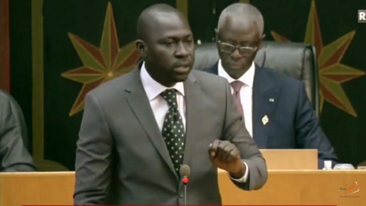 Moussa Diakhaté met en lumière l&rsquo;absence de budget pour les élections et exprime des doutes sur les annonces de Sonko concernant la dissolution de l&rsquo;Assemblée