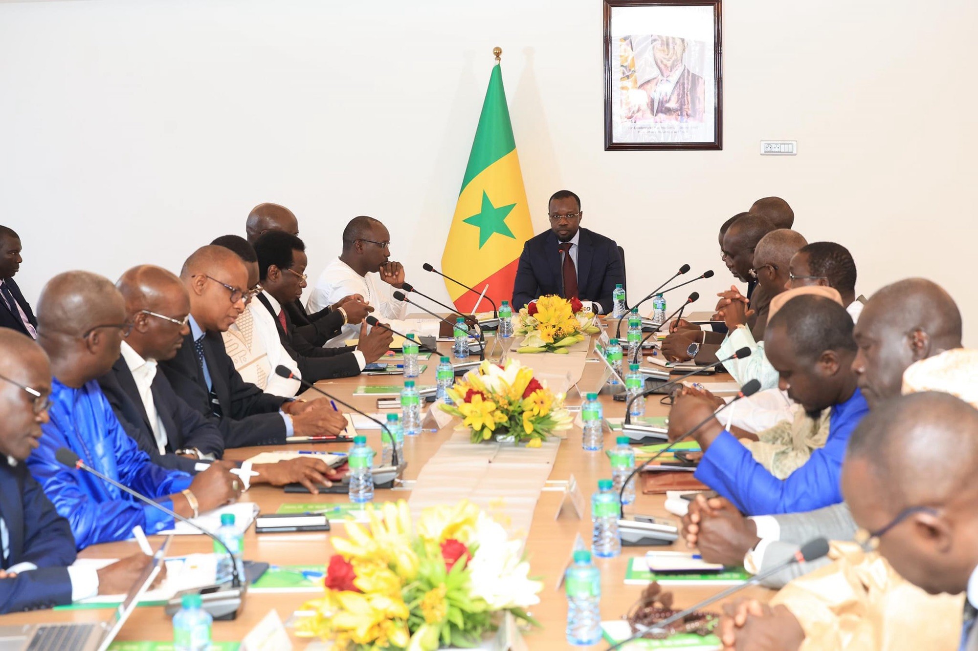 Ousmane Sonko Contre-Attaque : Le Premier Ministre Défié par une Motion de Censure Annonce une Possible Dissolution de l’Assemblée Nationale