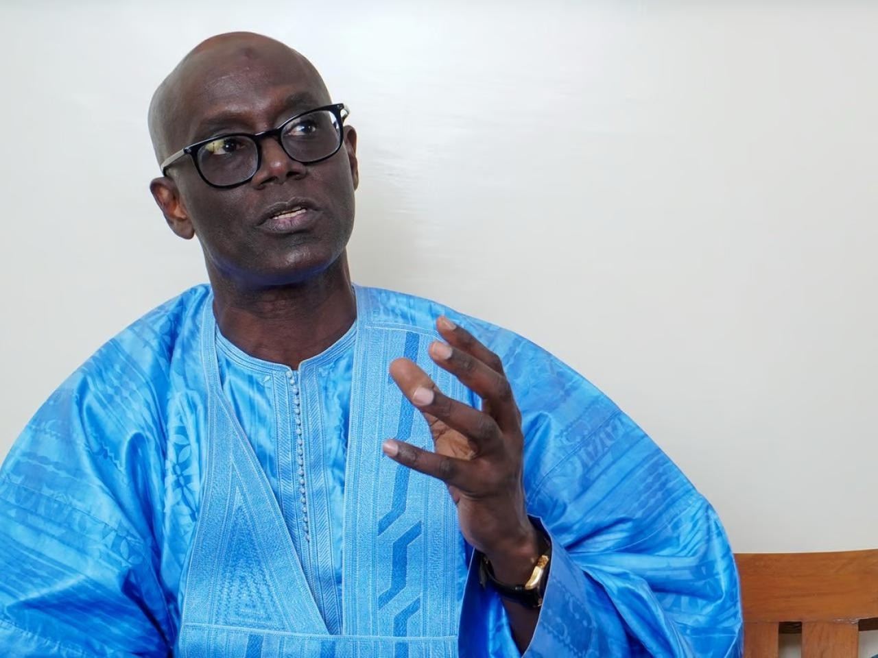 Thierno Alassane Sall : «&nbsp;Notre pays n’a pas besoin d’une crise qui divise&nbsp;» – Réactions à la polémique sur le port vestimentaire dans les écoles