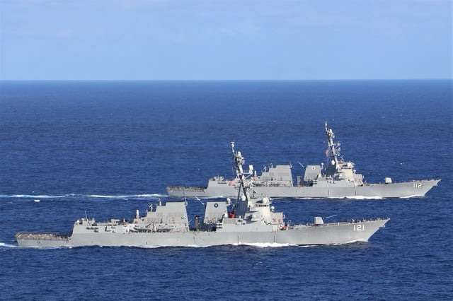 Détroit d’Ormuz : deux destroyers américains sécurisent la navigation face aux mines iraniennes